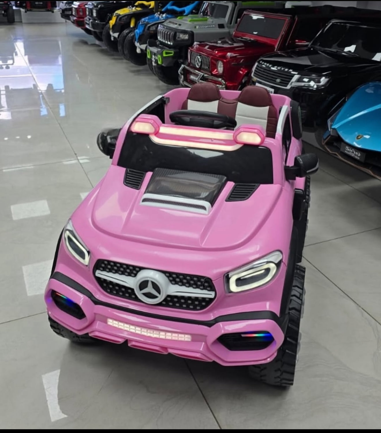 Mașină Electrică pentru Copii 1,5-8 ani Mercedes GLE Muzica, Lumini, Telecomandă, BT, 4 Motoare, 3 trepte de viteză - ROZ