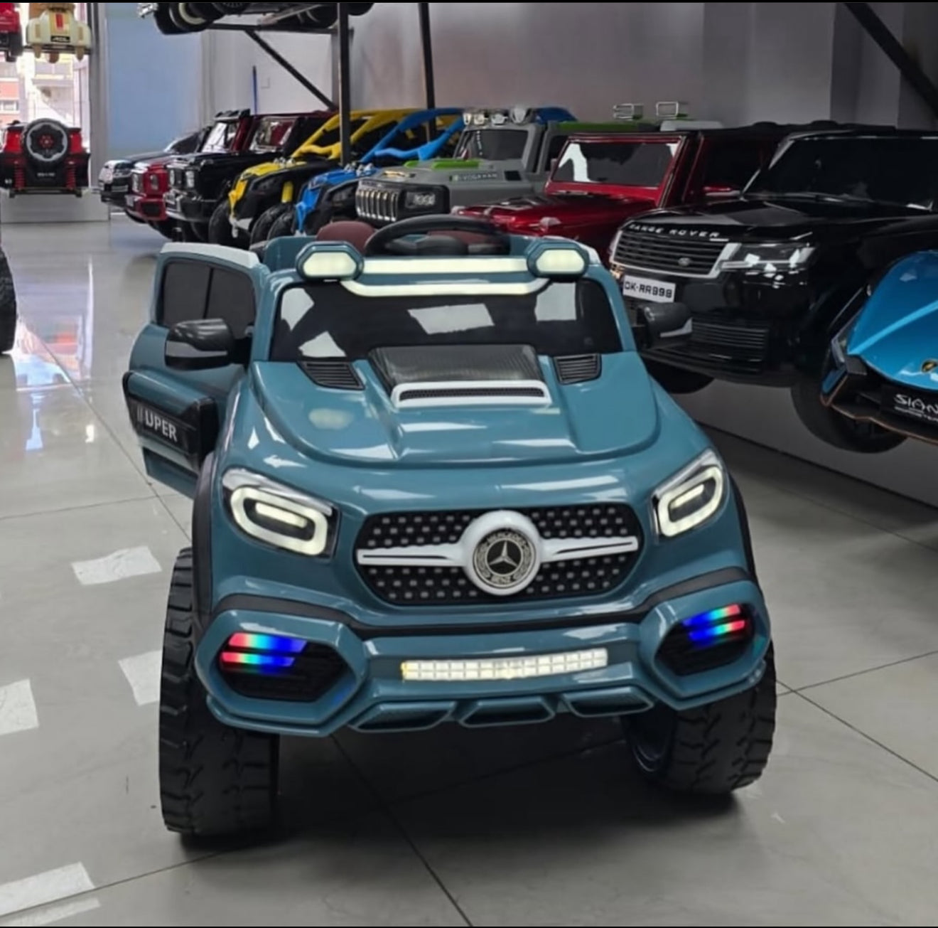 Mașină Electrică pentru Copii 1,5-8 ani Mercedes GLE Muzica, Lumini, Telecomandă, BT, 4 Motoare, 3 trepte de viteză -Albastru