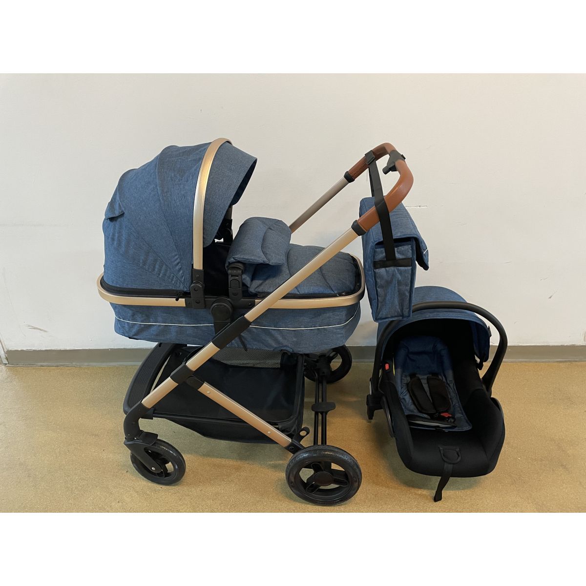 Carucior 3 in 1 cu landoul transfomabil, 0-36 luni, Albastru, Geanta si Scoica Incluse