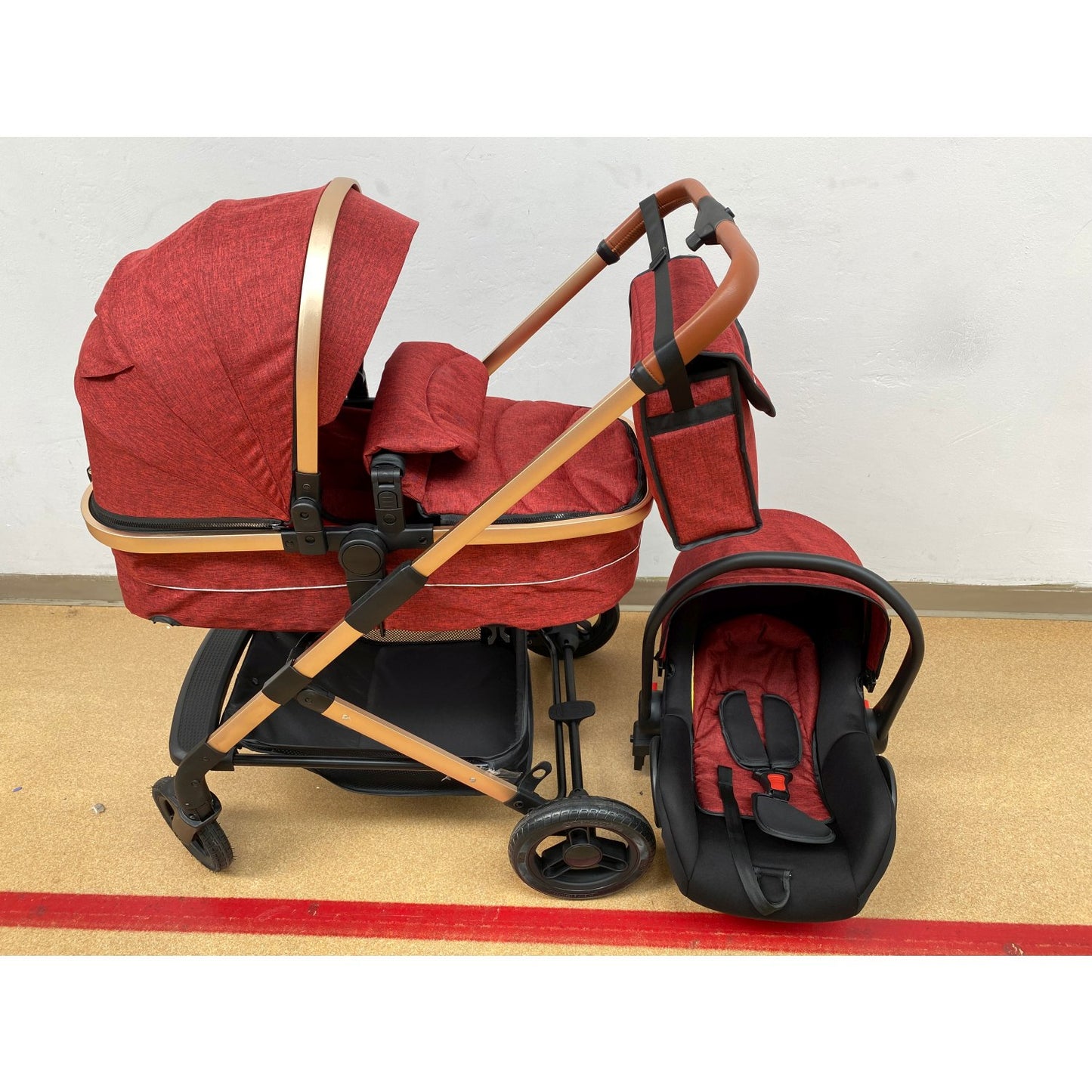 Carucior 3 in 1 cu landoul transfomabil, 0-36 luni, Rosu, Geanta si Scoica Incluse