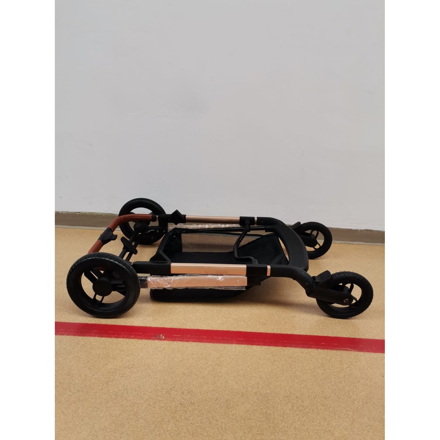 Carucior 2 in 1 cu landoul transfomabil, 0-36 luni, Negru, Geanta Inclusă!