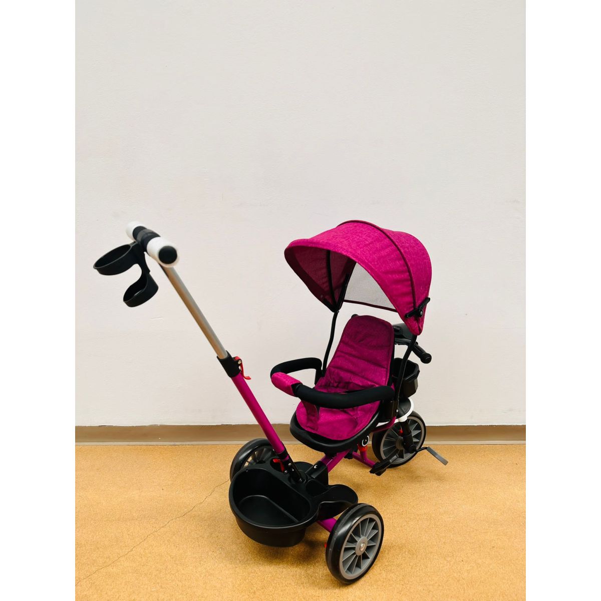 Tricicleta cu scaun rotativ, muzica si lumini,8 luni-4 ani