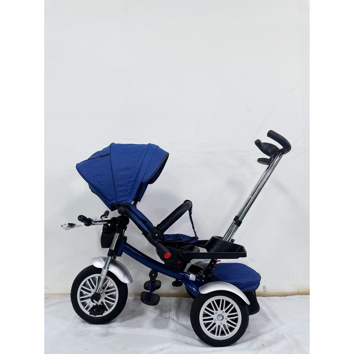 Triciclete tip motor cu scaun rotativ si pozitie de somn, 8 luni-3 ani