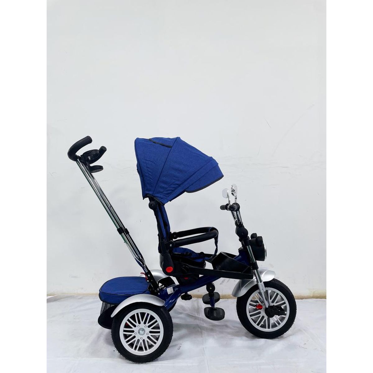 Triciclete tip motor cu scaun rotativ si pozitie de somn, 8 luni-3 ani