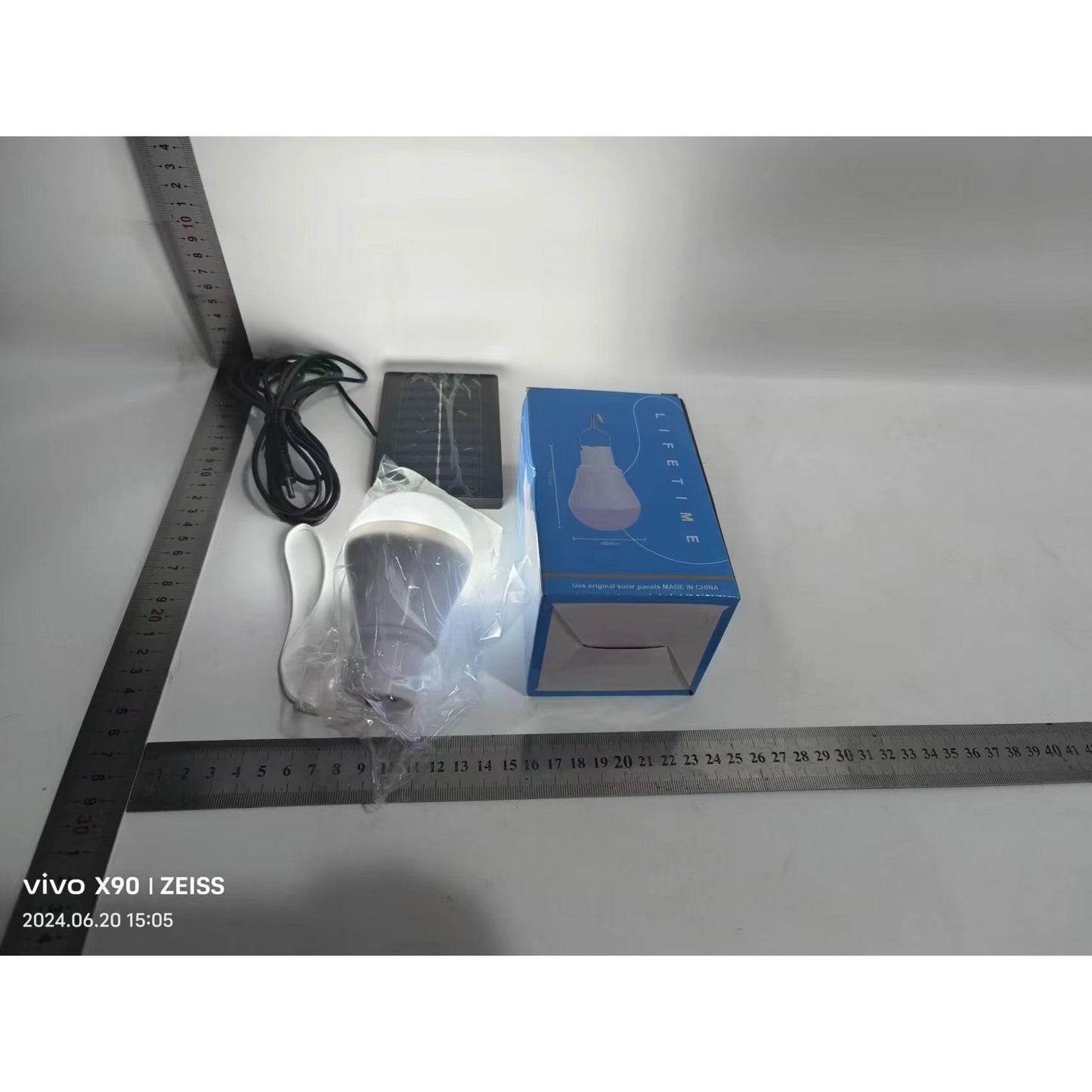 Bec portabil cu panou solar , pentru camping, utilizare exterior/interior, 3,6v 400 mai , 6.2x10 cm , lumina Alb rece
