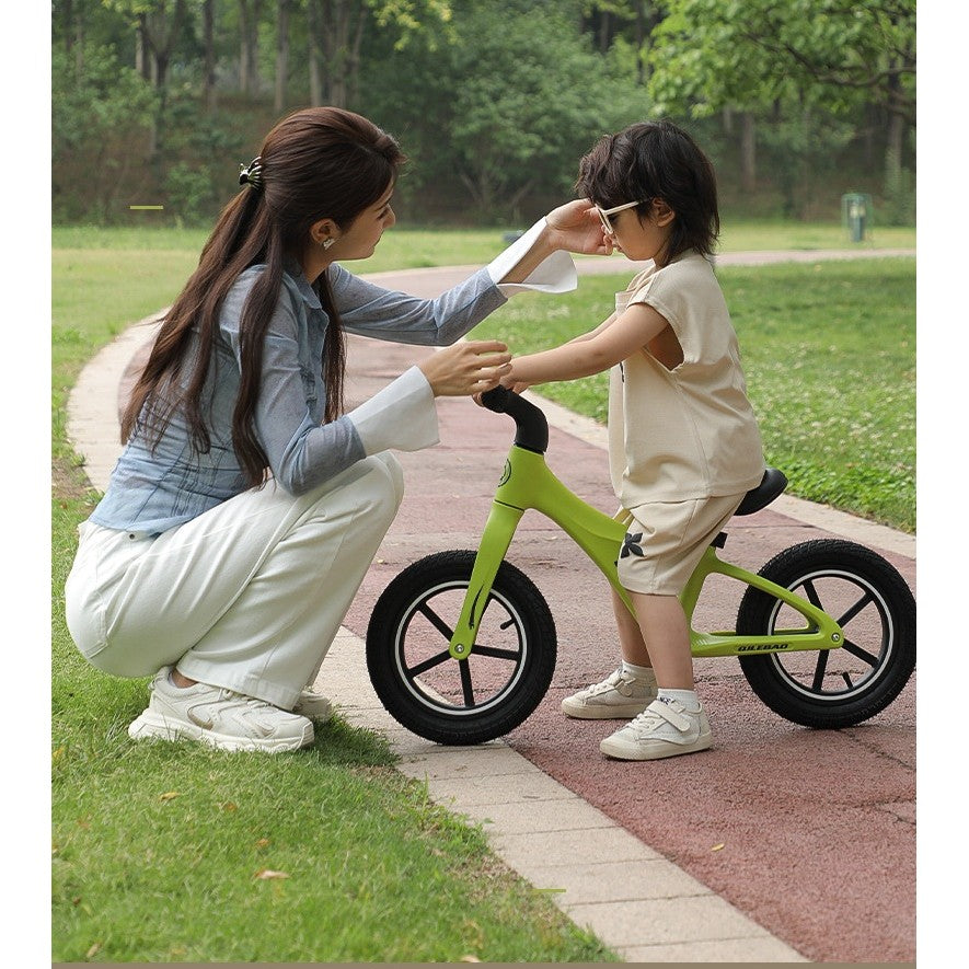 Bicicleta pentru copii 2-6 ani ,fără pedale , roti silențioase , sa reglambila 43-58cm, Verde