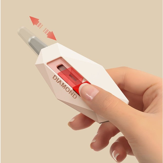 Cutter pentru cutii , vârf rotunjit si zimțat , tip breloc, 6.5x3.5cm CREM