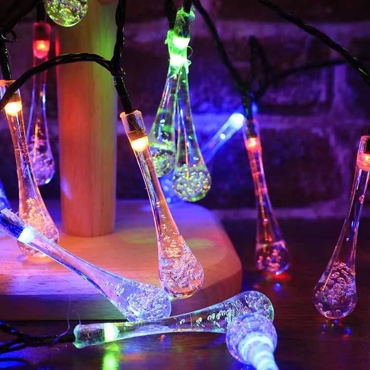 Instalație de Crăciun Solara, 5m , 28 LED-uri, Ornament tip picatura de apa, Lumina Multicolora