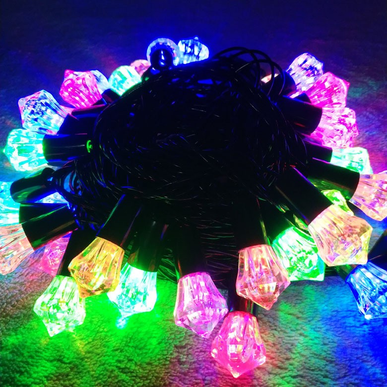 Instalație de Crăciun Liniara RGRB, 10 M , 40 LED , Model Diamant , Interconectabila , Lumina Multicolora