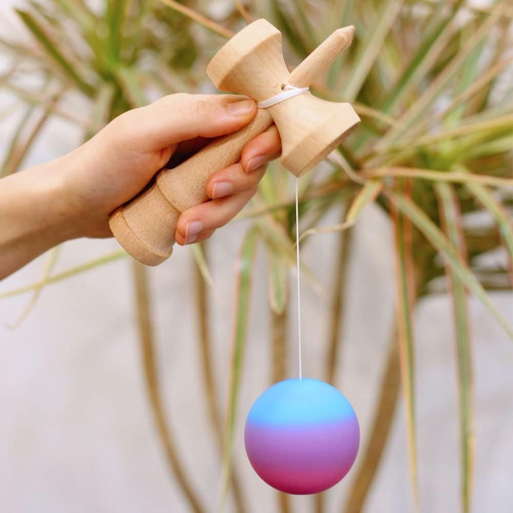 Jucărie KENDAMA din Lemn, 18 cm Gradient Roz-Mov-Albastru