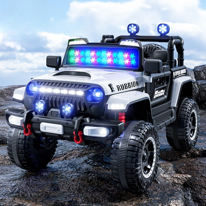 Mașină Electrică pentru Copii 3-9 ani, Off-Road, Conectare Bluetooth, telecomandă, Tracțiune Integrală, Lumina Intermitenta, Baterie 12V 7Ah, 120x63x68cm Alb
