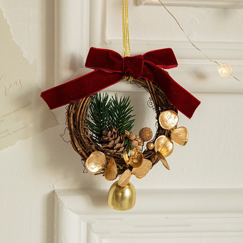 Ornament de Brad, tip Coronita de Craciun cu Clopotel