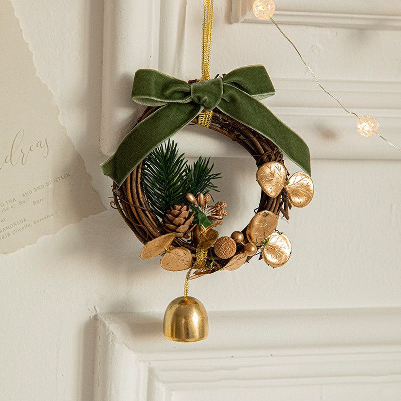 Ornament de Brad, tip Coronita de Craciun cu Clopotel