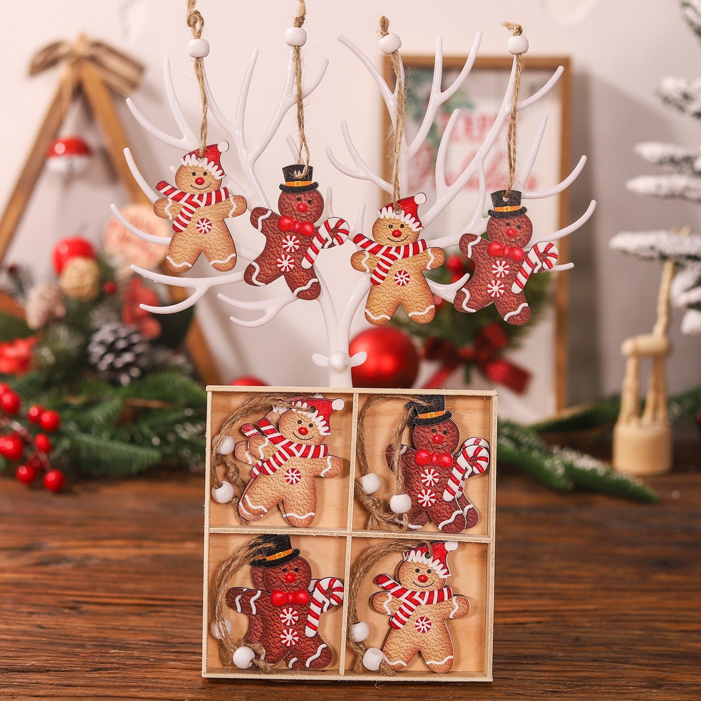 Set 12 Decorațiuni de Crăciun din Lemn - Temă Prajituri Omuleti