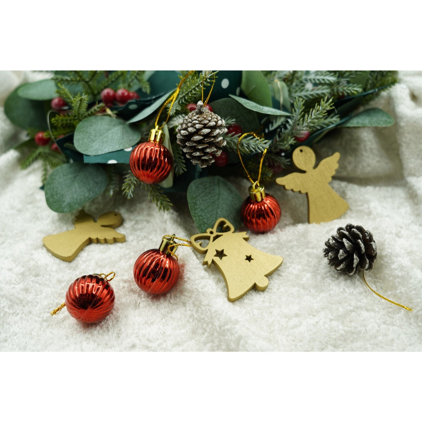 Set 24 ornamente de brad tip glob, multicolor