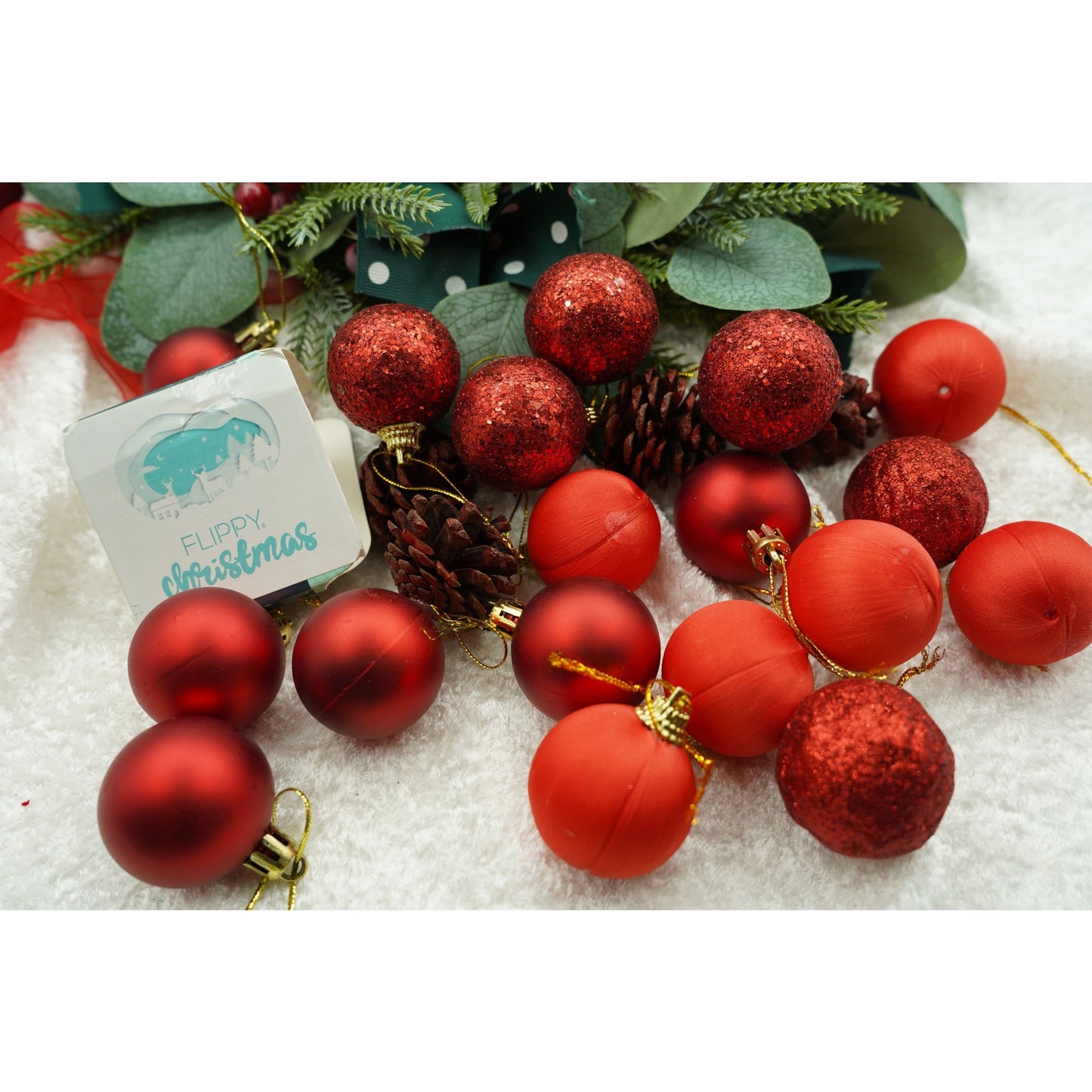 Set 35 ornamente pentru brad, tip glob, culoare roșu