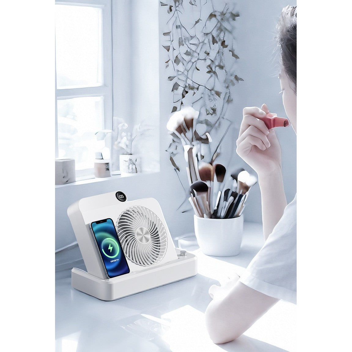 Ventilator Smart 2 în 1 MaisonElise – 100 Trepte de Viteză, Încărcare Wireless Telefon, Afișaj Digital, 2400 mAh, Ultra Silențios, USB-C, Bej, 25 x 16.5 x 24 cm