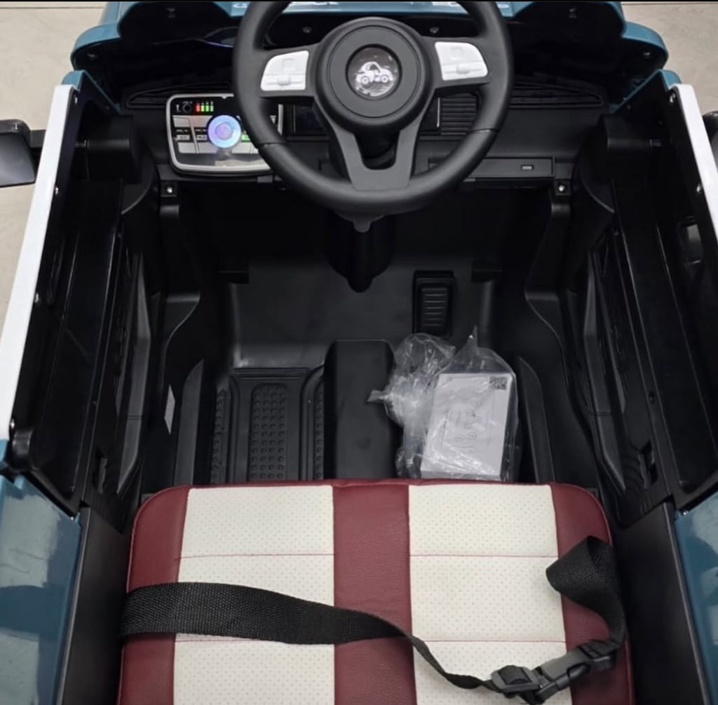 Mașină Electrică pentru Copii 1,5-8 ani Mercedes GLE Muzica, Lumini, Telecomandă, BT, 4 Motoare, 3 trepte de viteză -Albastru