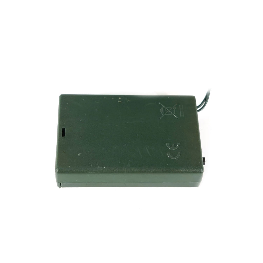 Pachet brad artificial impodobit 60 cm, (brad 60 cm , instalație 20 led +20 globuri roșii)