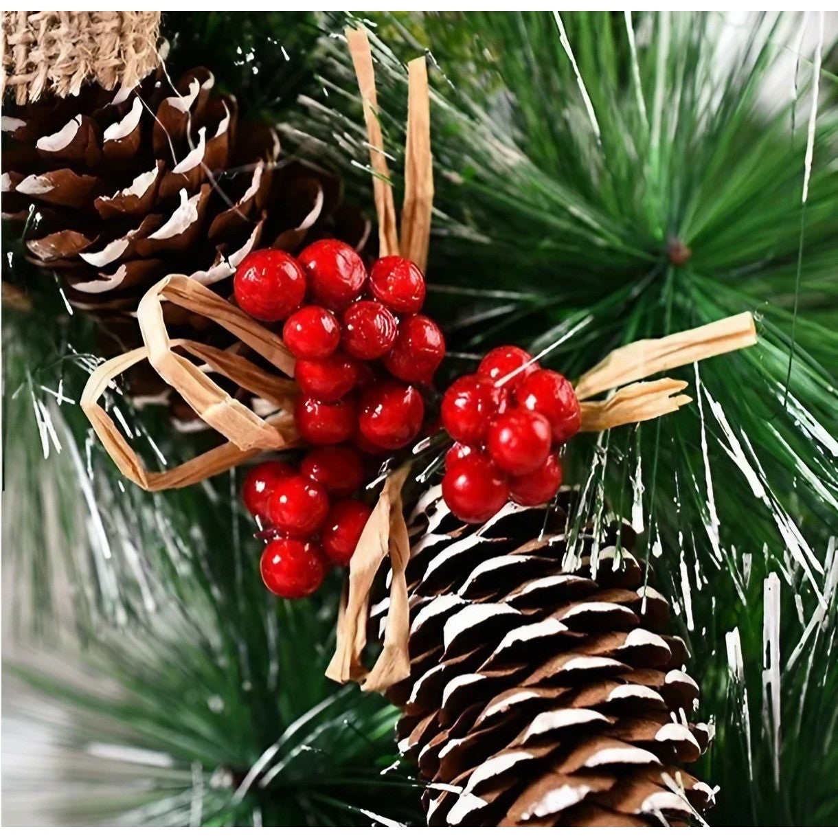 Coroniță pentru Crăciun decorată cu conuri, merișoare si 3 funde, 32cm
