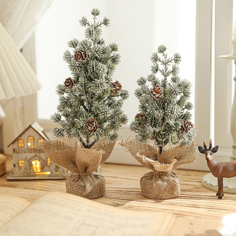 Ornament de Decor Model Brad de Craciun de Dimensiuni Mici cu Fulgi Albi, 27cm